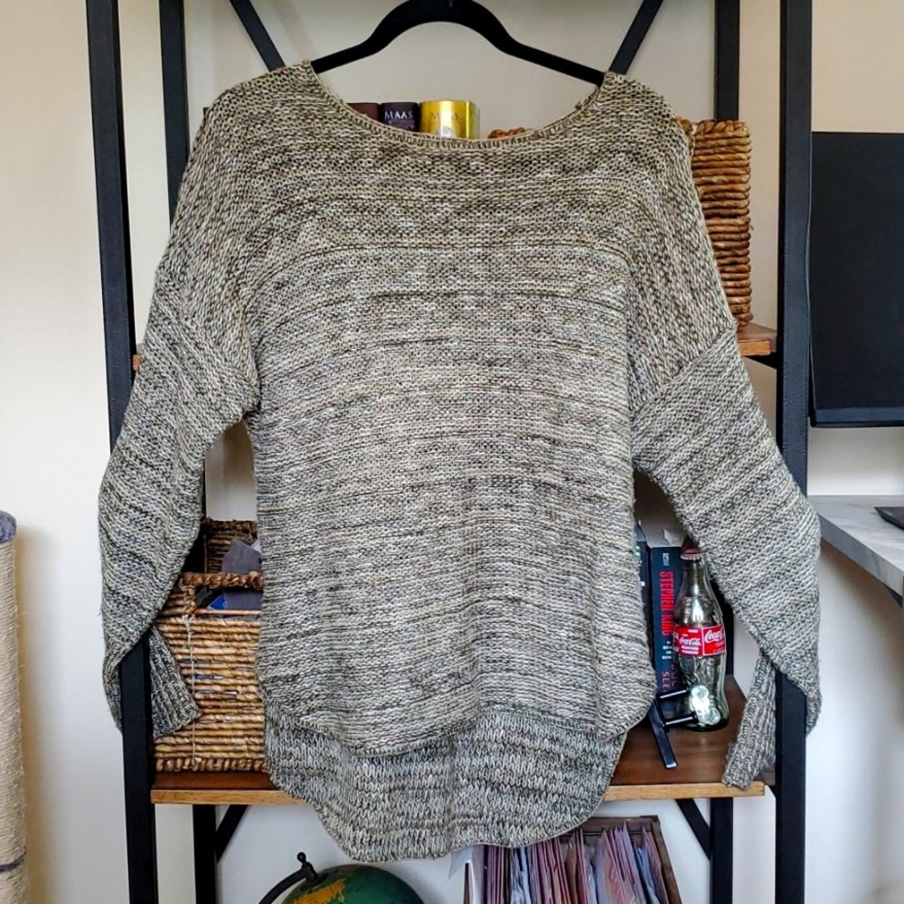 Long-sleeved Knit Sweater